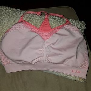 Breathable sports bra